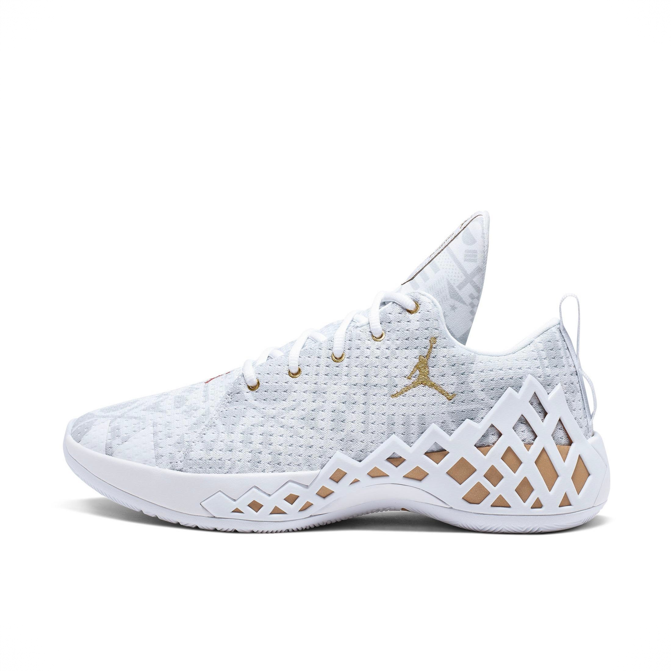 商品配色：FIBA 白金Low