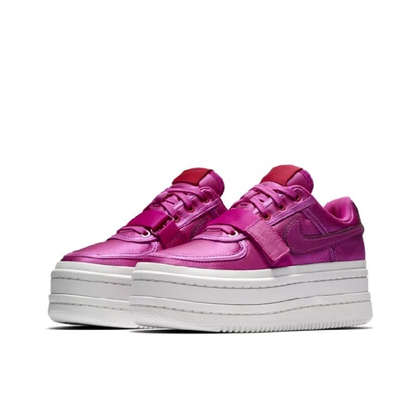 商品配色：Hyper Magenta/White 玫红白