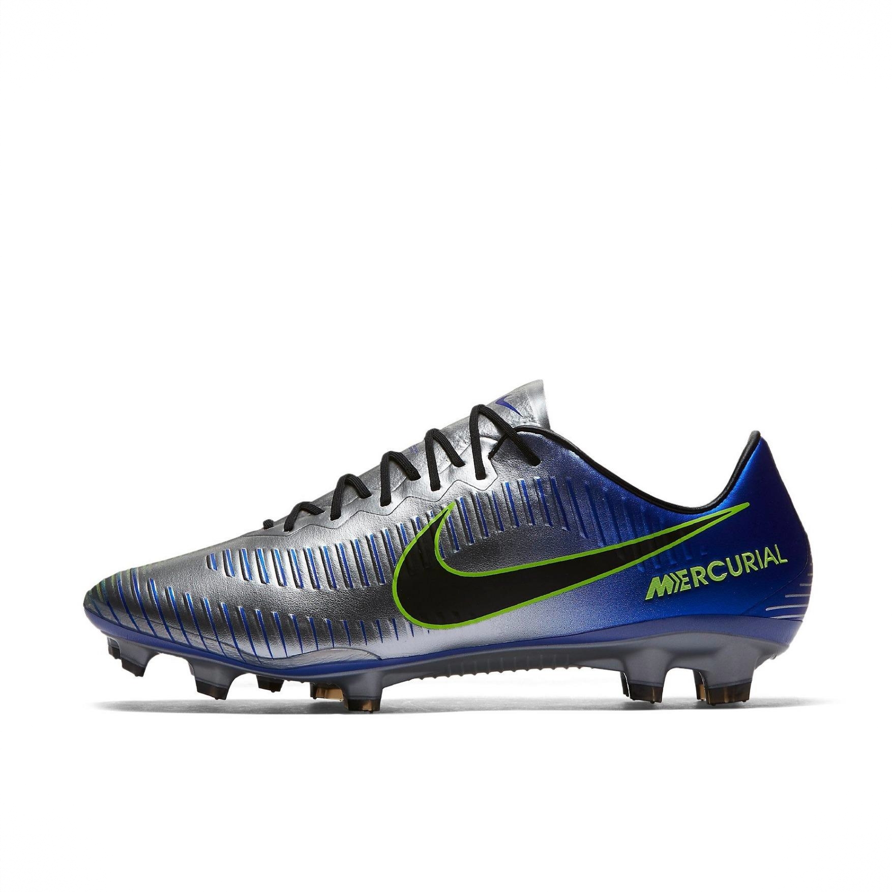 商品配色：Racer Blue/Black/Chrome/Volt 银蓝色
