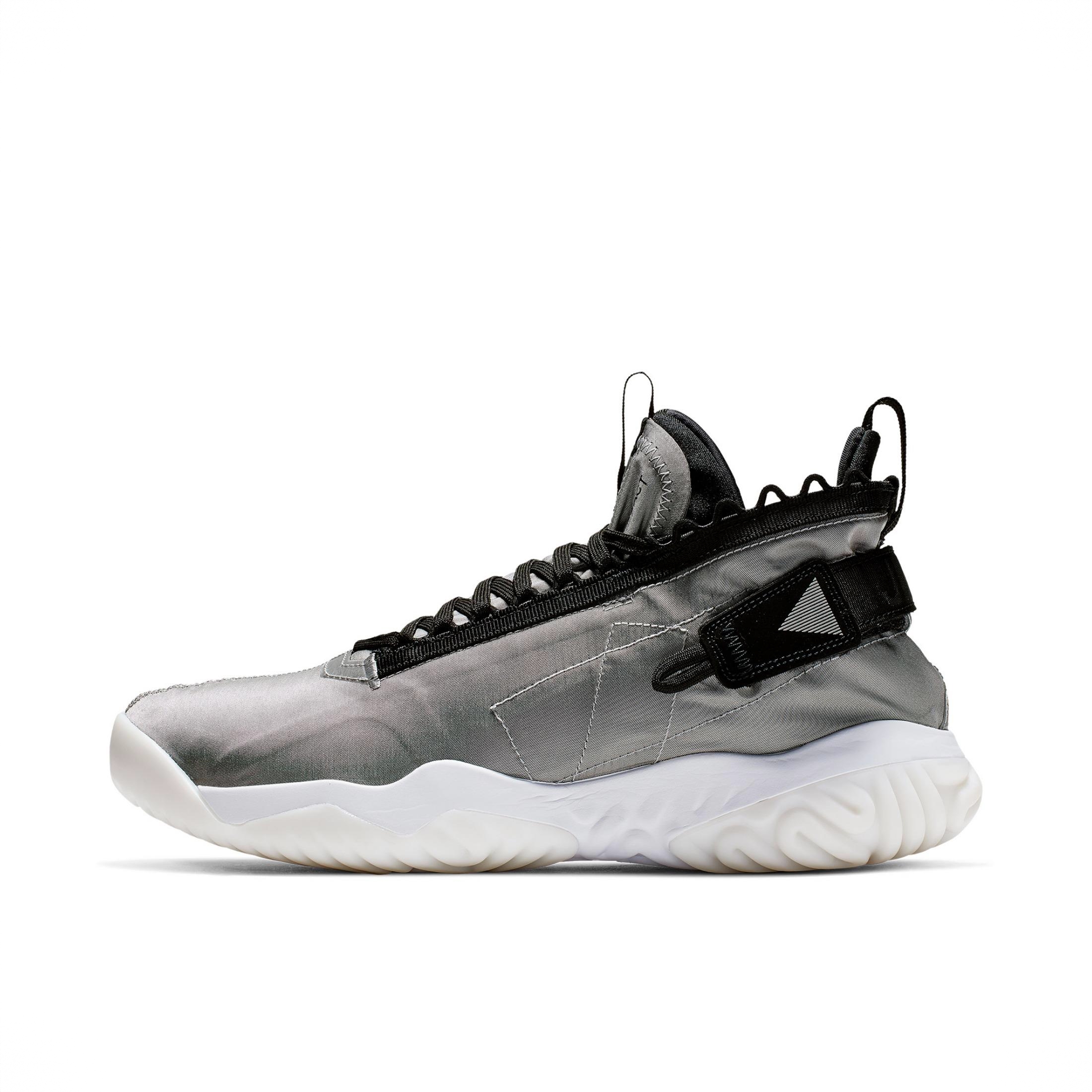 商品配色：Grey/Black/White 灰色/黑色/白色