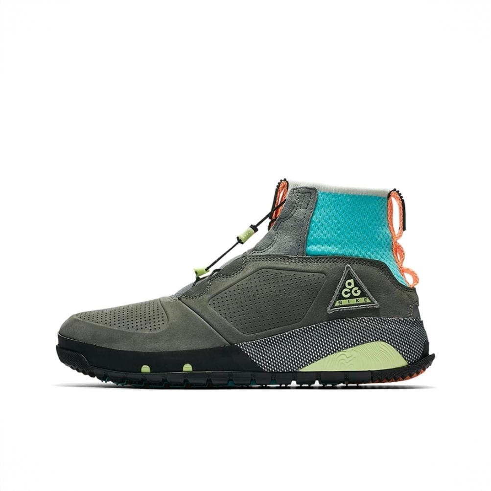 商品配色：Clay Green/Black/Barely Volt 墨绿