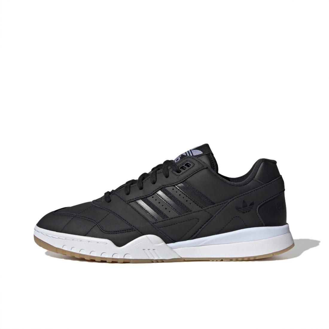 商品配色：Black/White/Gum 黑白生胶