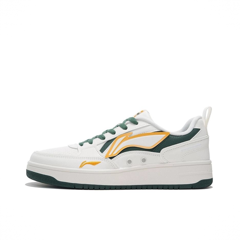 商品配色： 男款/云雾白/庄园绿