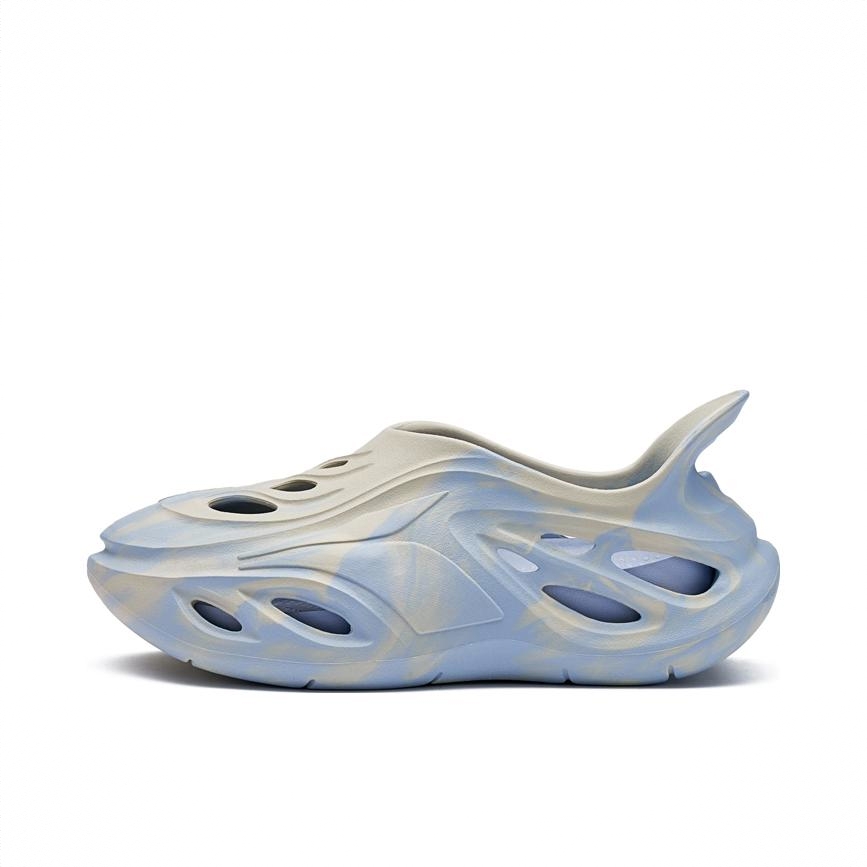商品配色： 灰白色/氧气蓝
