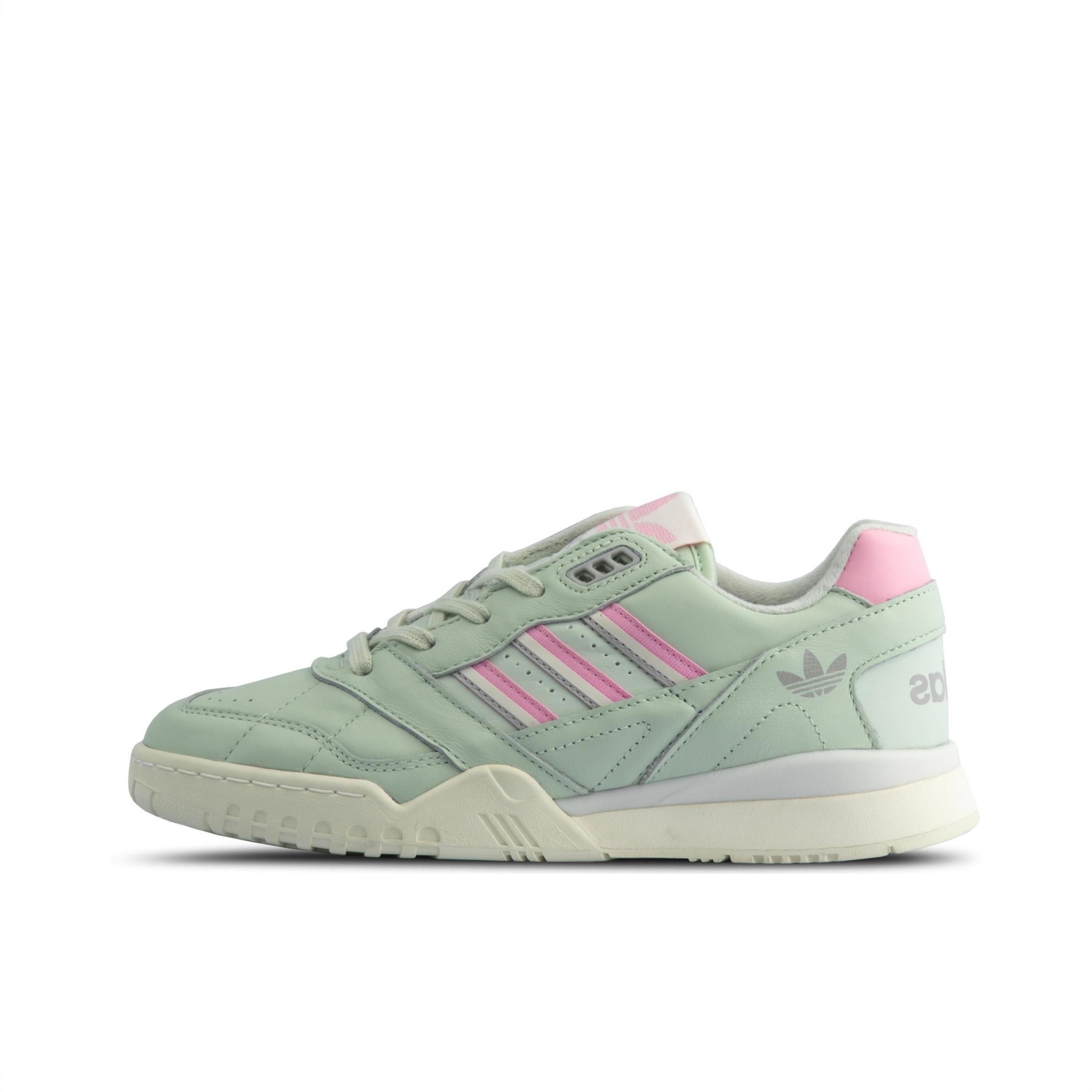 商品配色：Linen Green/True Pink/Off White 汉白玉