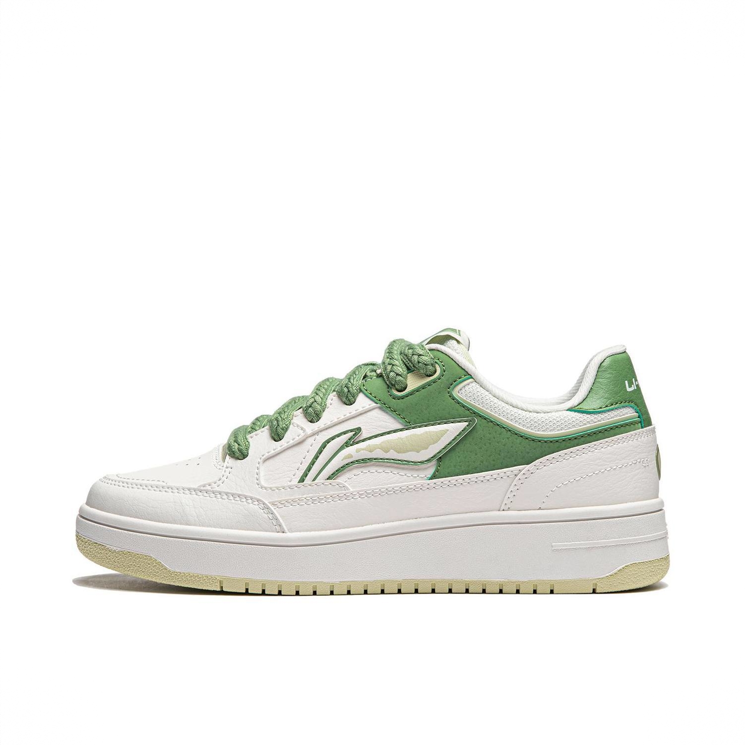 商品配色： 女款/云雾白/石苔绿