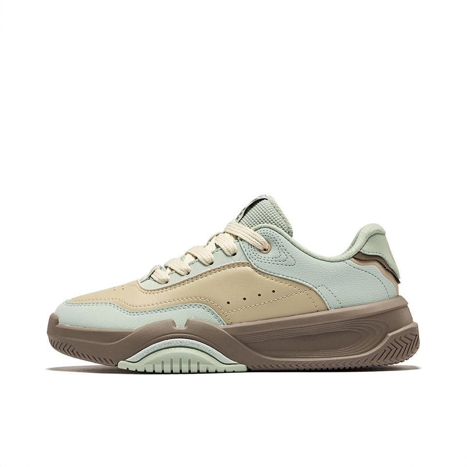 商品配色： 女款/浅烟咖/浅灰绿