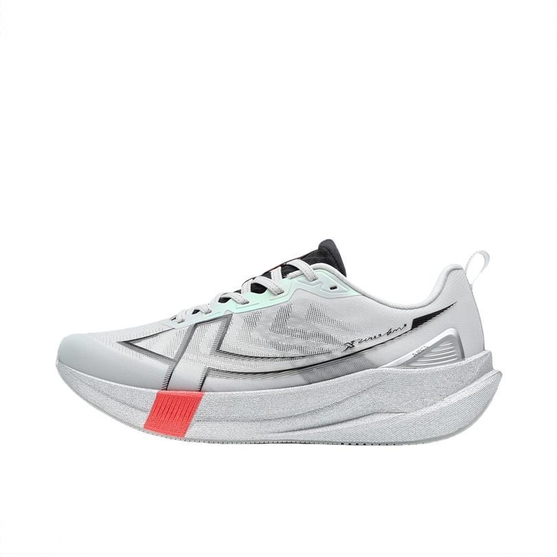 商品配色： 进化之银/月石灰/黑色