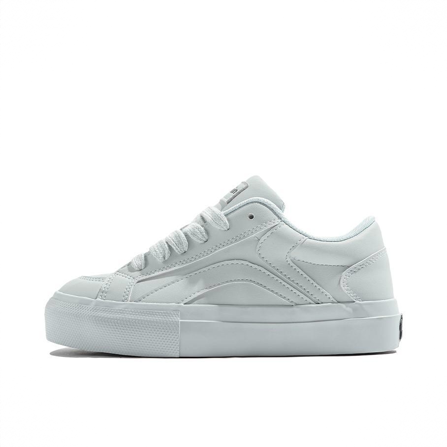 商品配色： 女款/雾霾蓝