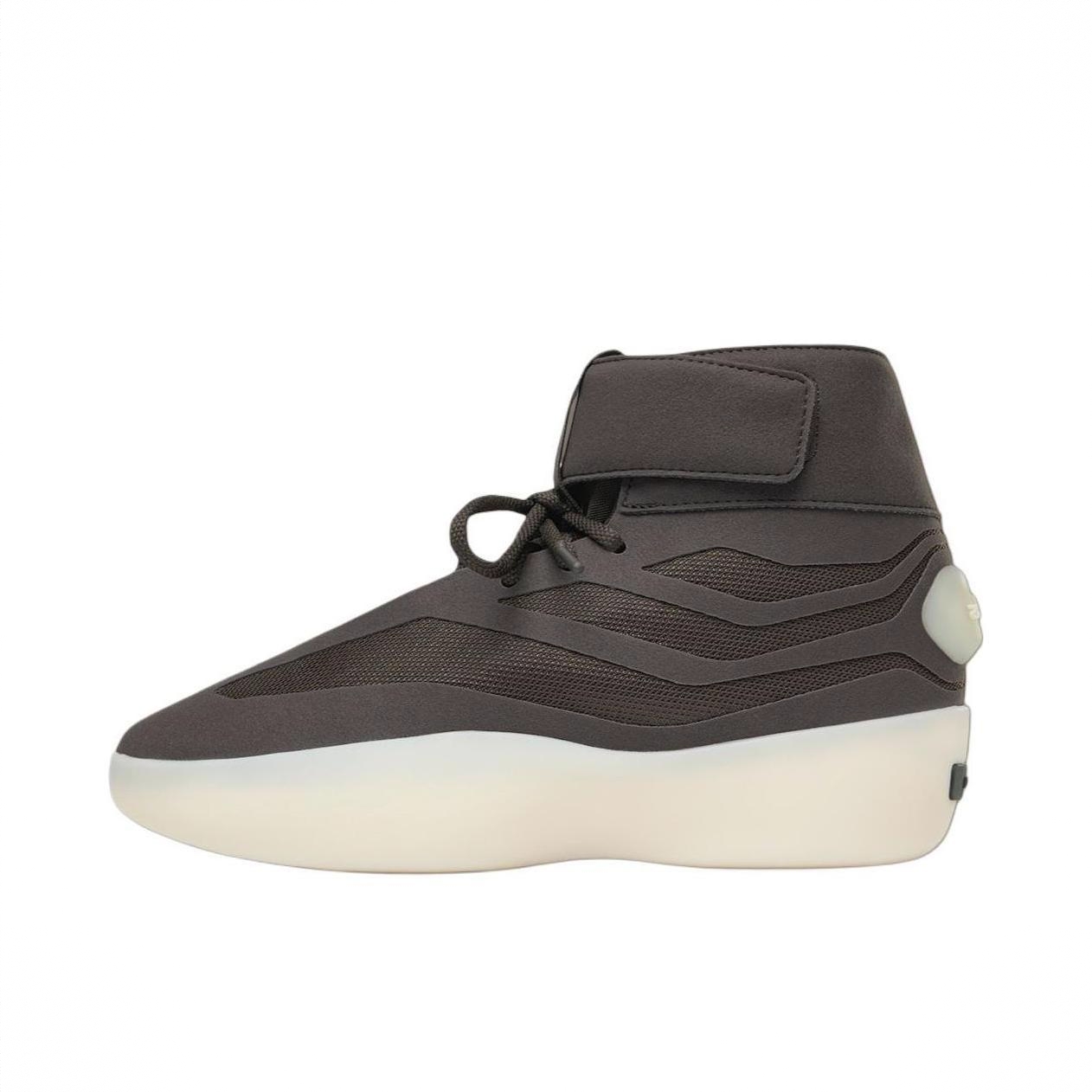 商品配色： Fear of God 联名款/棕色