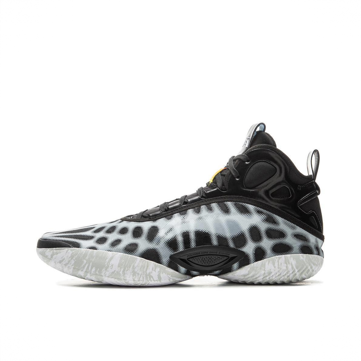 商品配色： 黑色/标准白