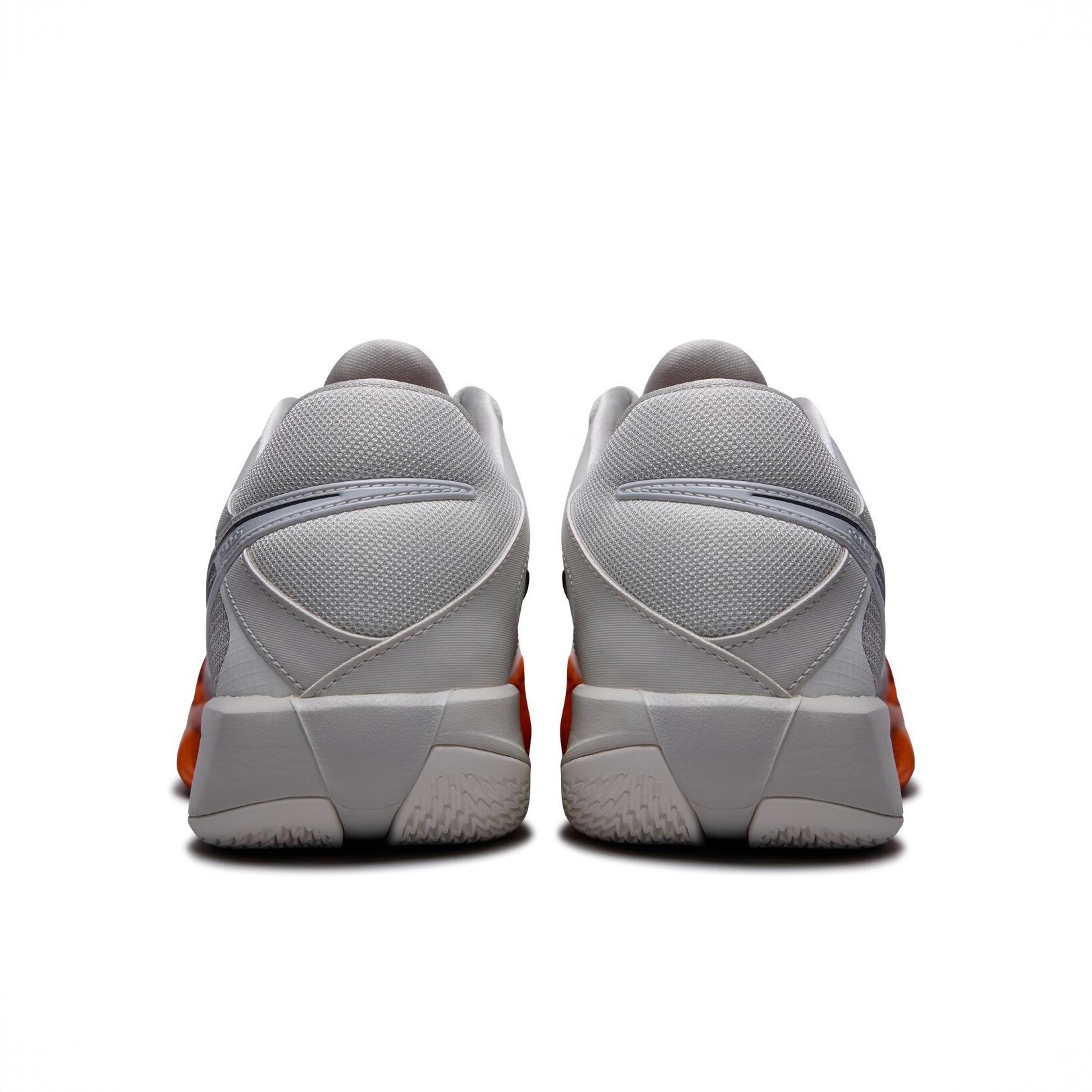 商品配色： 浅骨色/铁灰/热情红/帆白