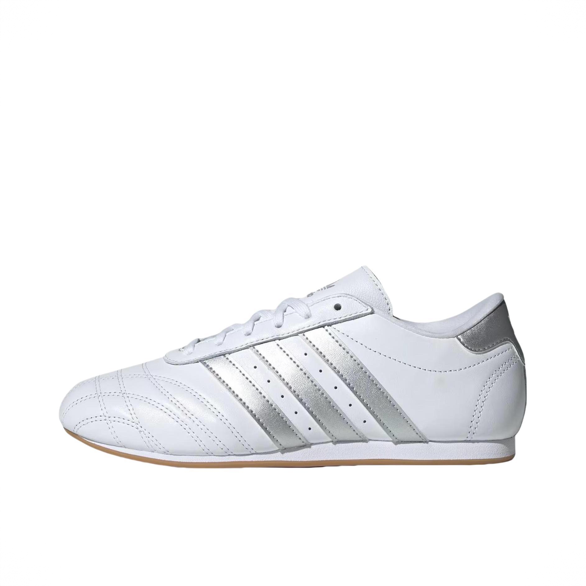 商品配色： 女款/核心黑/云白