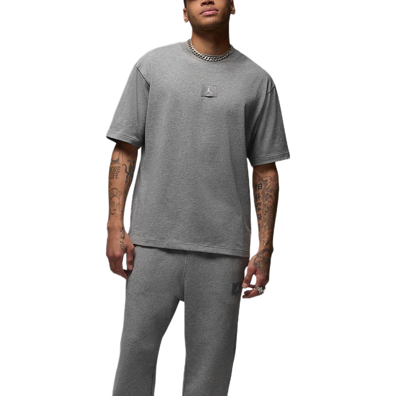 商品配色： 碳灰