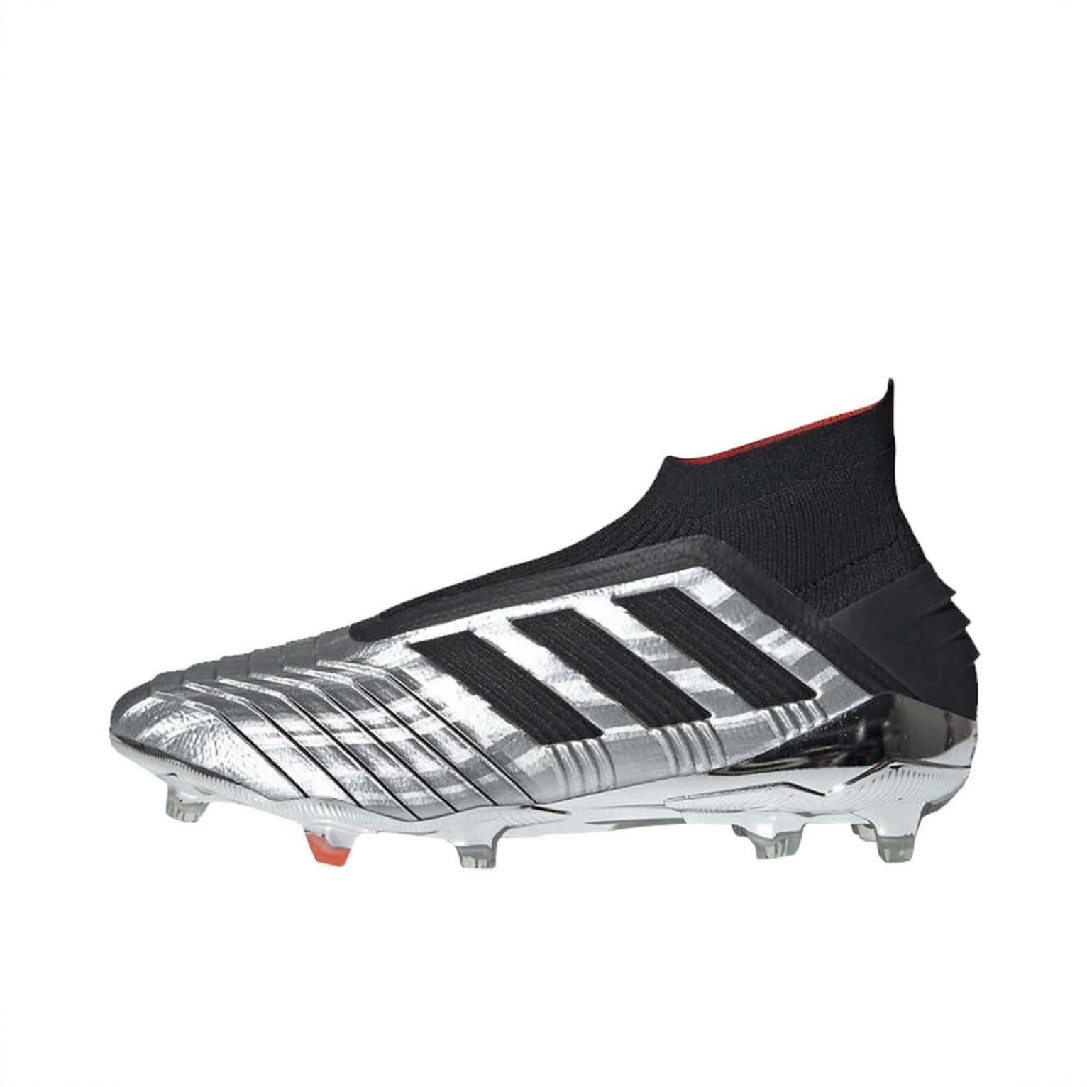 商品配色：Silver Metallic/Core Black/Hi-Res Red 银黑红