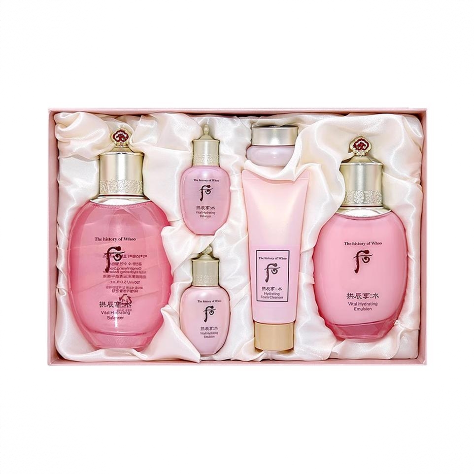 商品配色： 水（150ml+20ml）+乳（110ml+20ml）+面霜10ml+洁面40ml