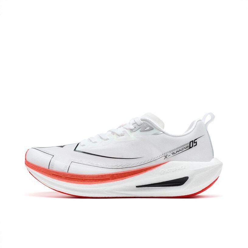 商品配色： 一马当先/经典白/黑色/亮橘橙