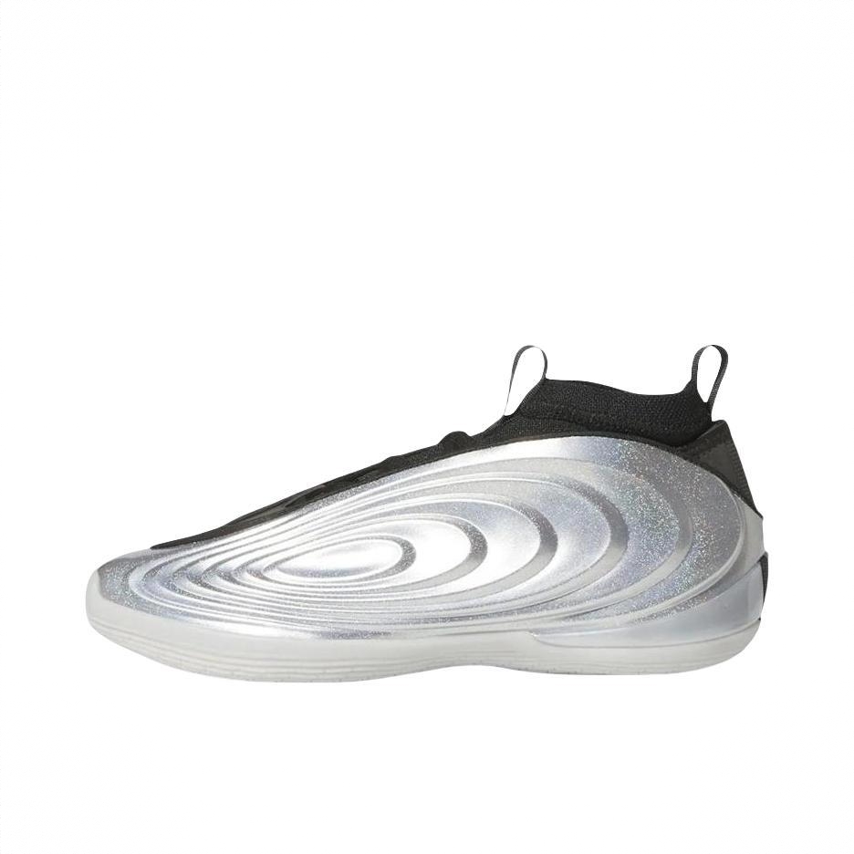 商品配色： 金属银/核心黑/清澈橙