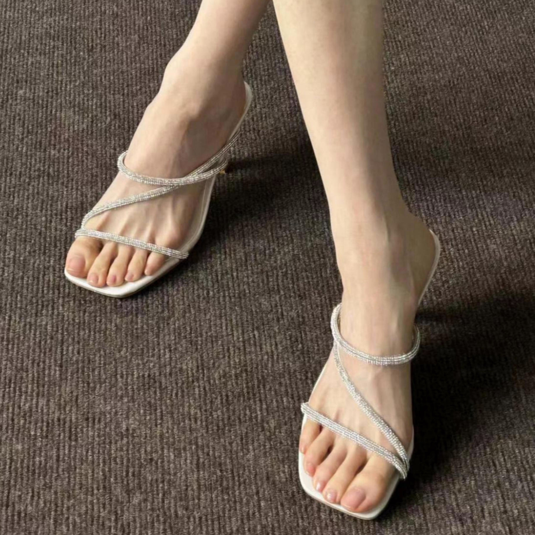 商品配色： 跟高 7cm/闪钻/米白色