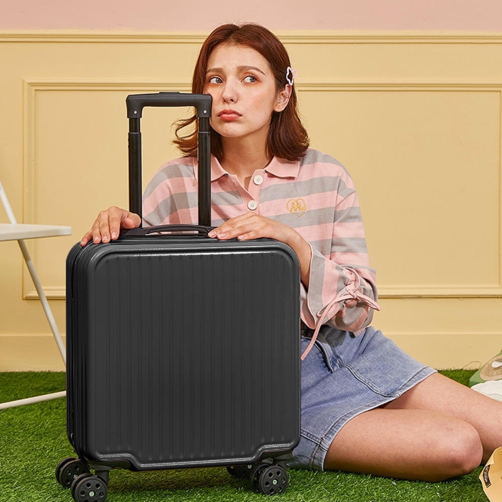 商品配色： 靓丽黑