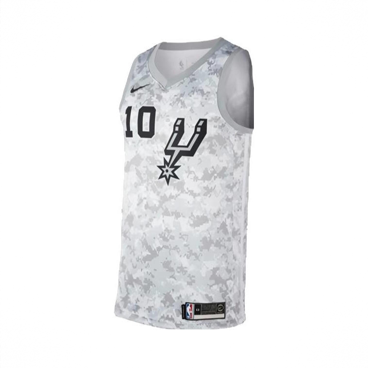 商品配色： 18-19/Earned/SW