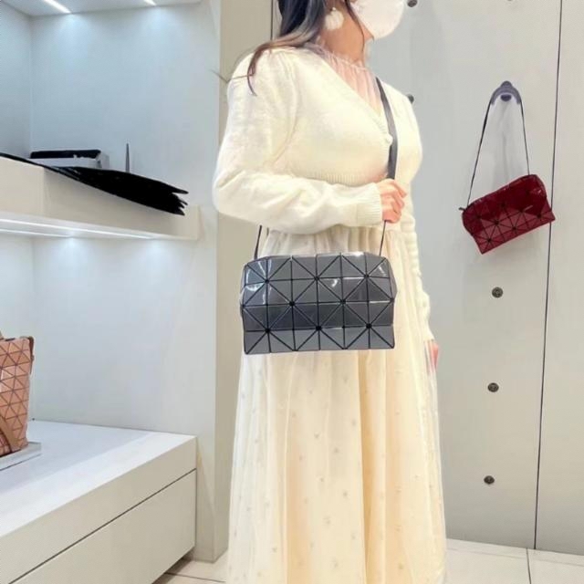 商品配色： 金属炭灰