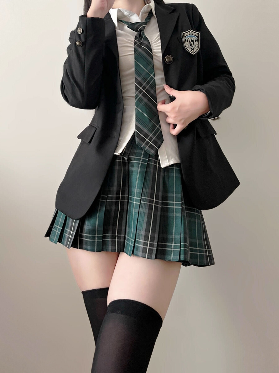 商品配色： 京野格裙42cm+黑西装+领带+衬衫+徽章+袜子