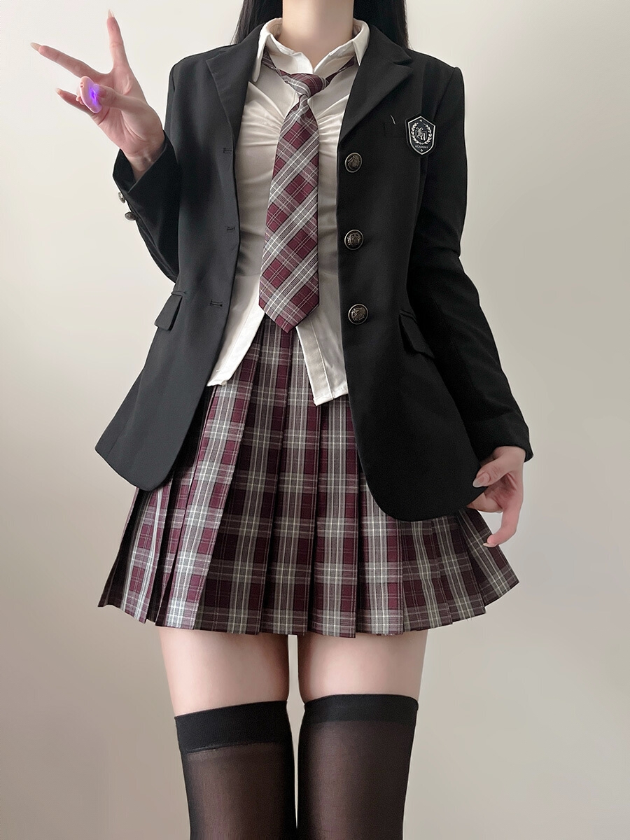 商品配色： 樱华格裙42cm+黑西装+领带+衬衫+徽章+袜子