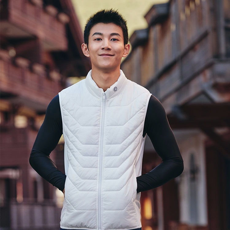 商品配色： 暴风白/男