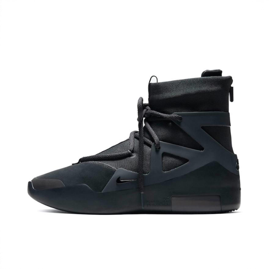 商品配色：Triple Black Fear of God 联名/黑魂