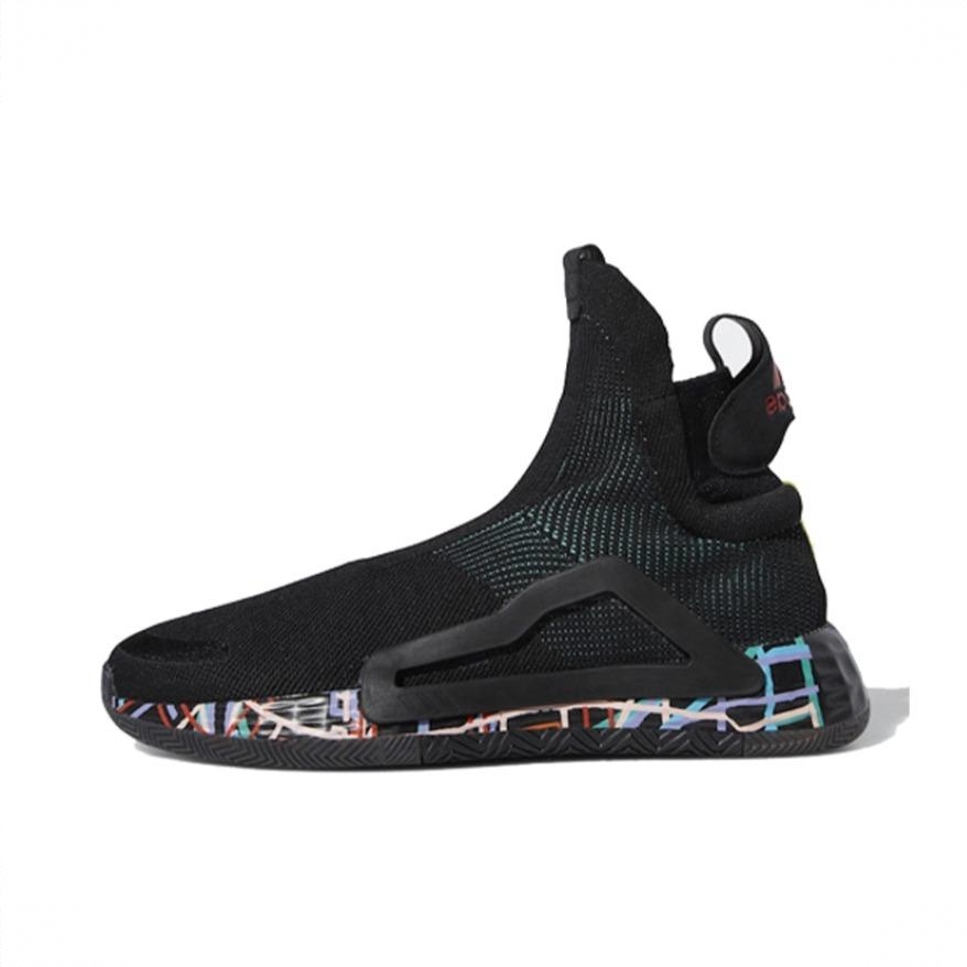 商品配色：Black/Multi-Color 黑曜石