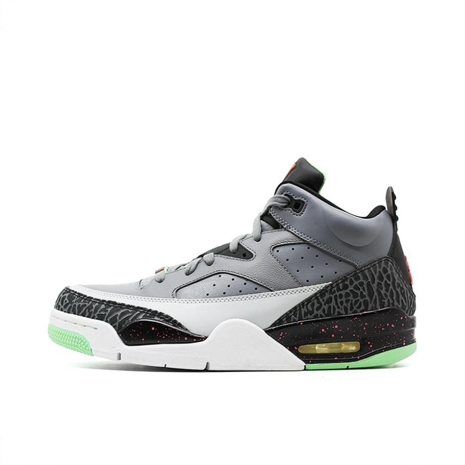 商品配色：Cool Grey/Infrared 23-Poison Green 白灰绿